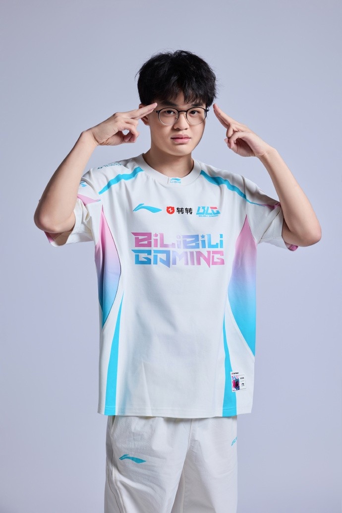 官方发布2026BLG定妆照